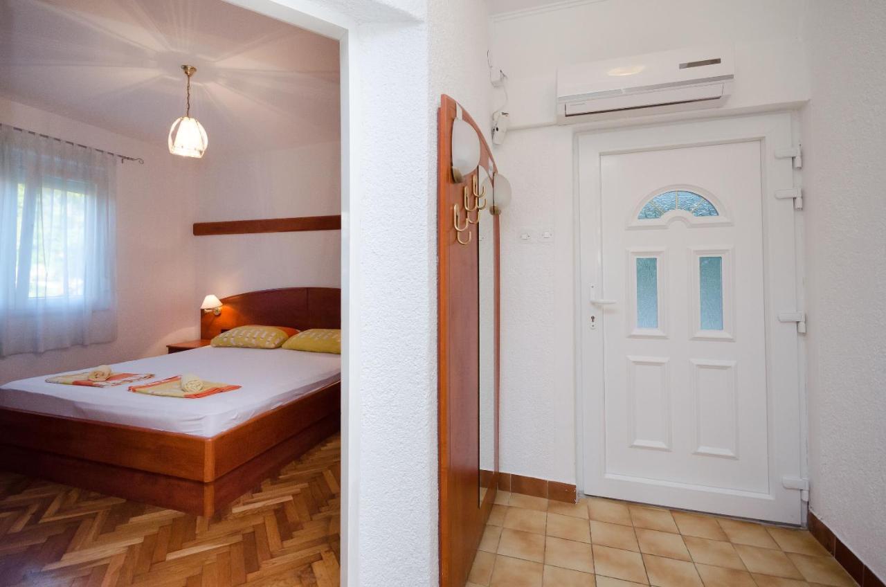 Apartments Zorka Kampor Exterior photo