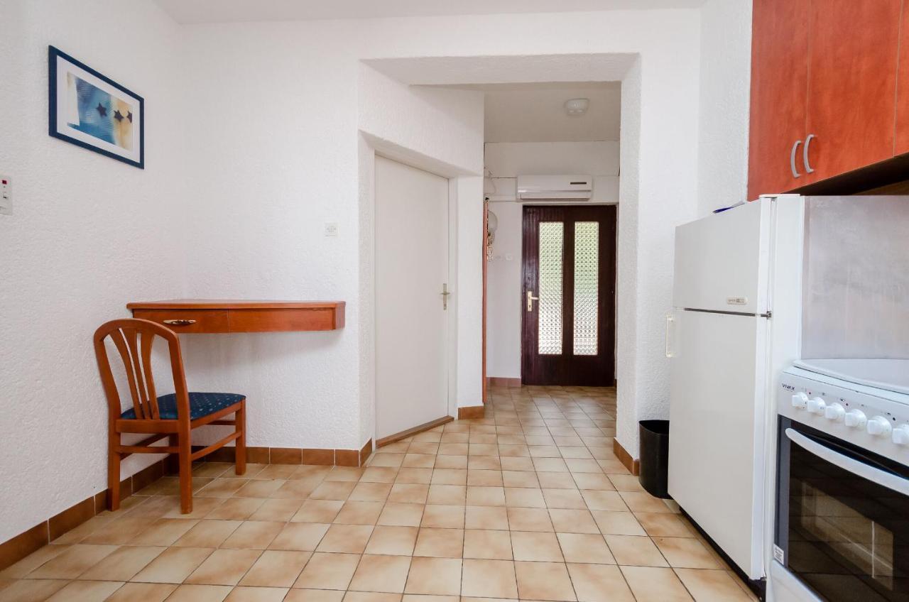 Apartments Zorka Kampor Exterior photo