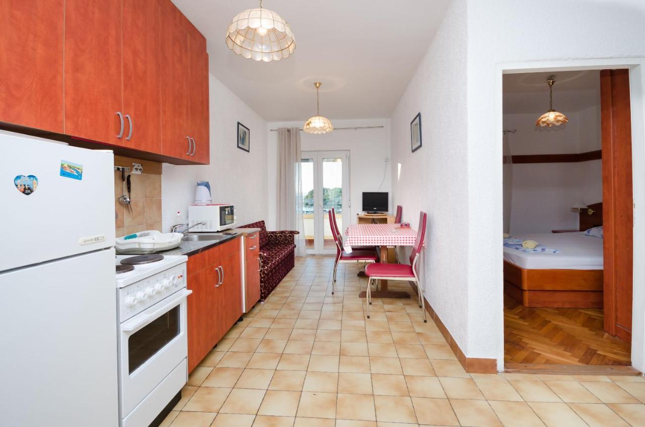 Apartments Zorka Kampor Exterior photo